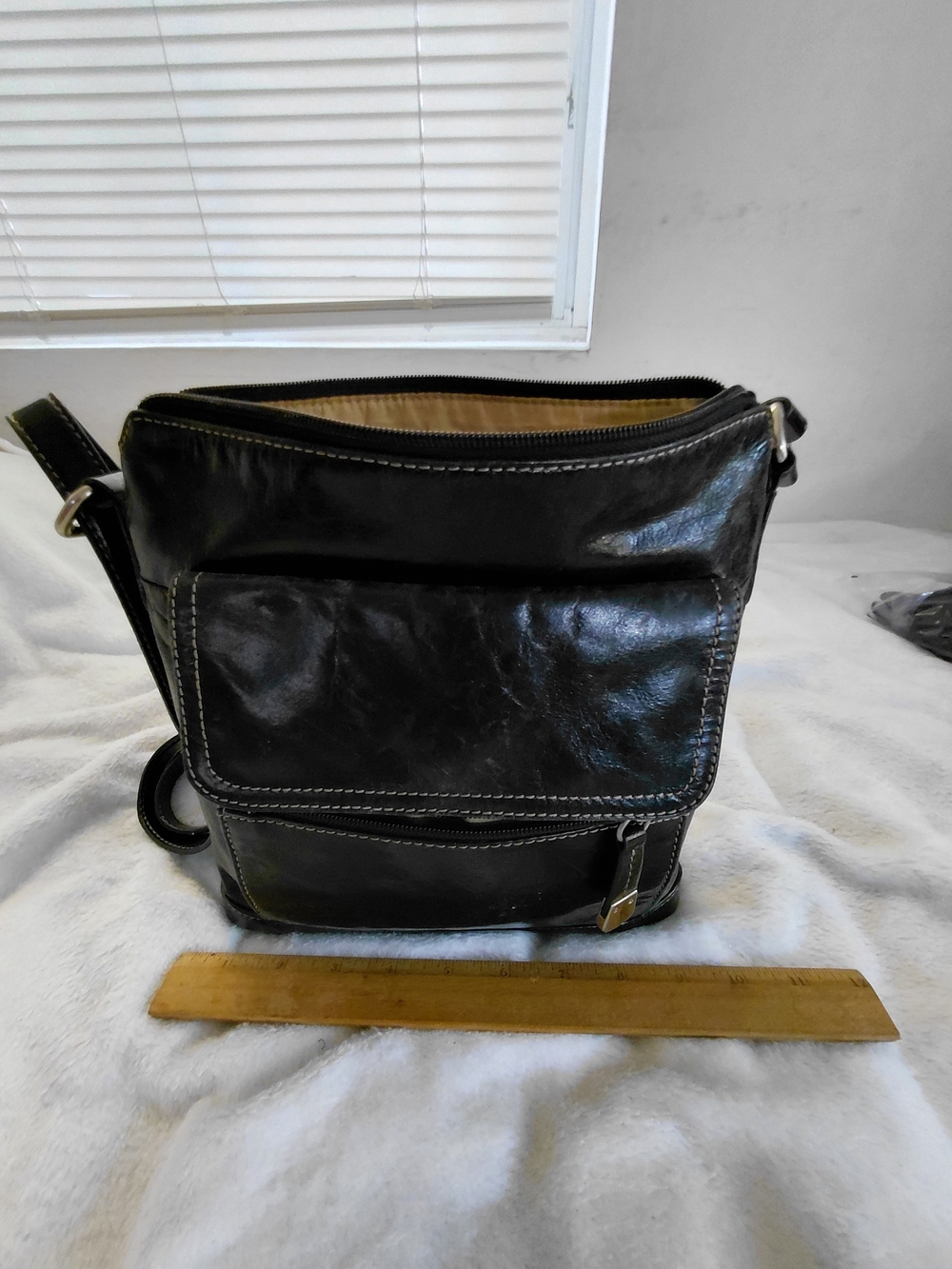 Giani Bernini Y2K Black Leather Crossbody Contrast Stitching Flap Pocket Organiz